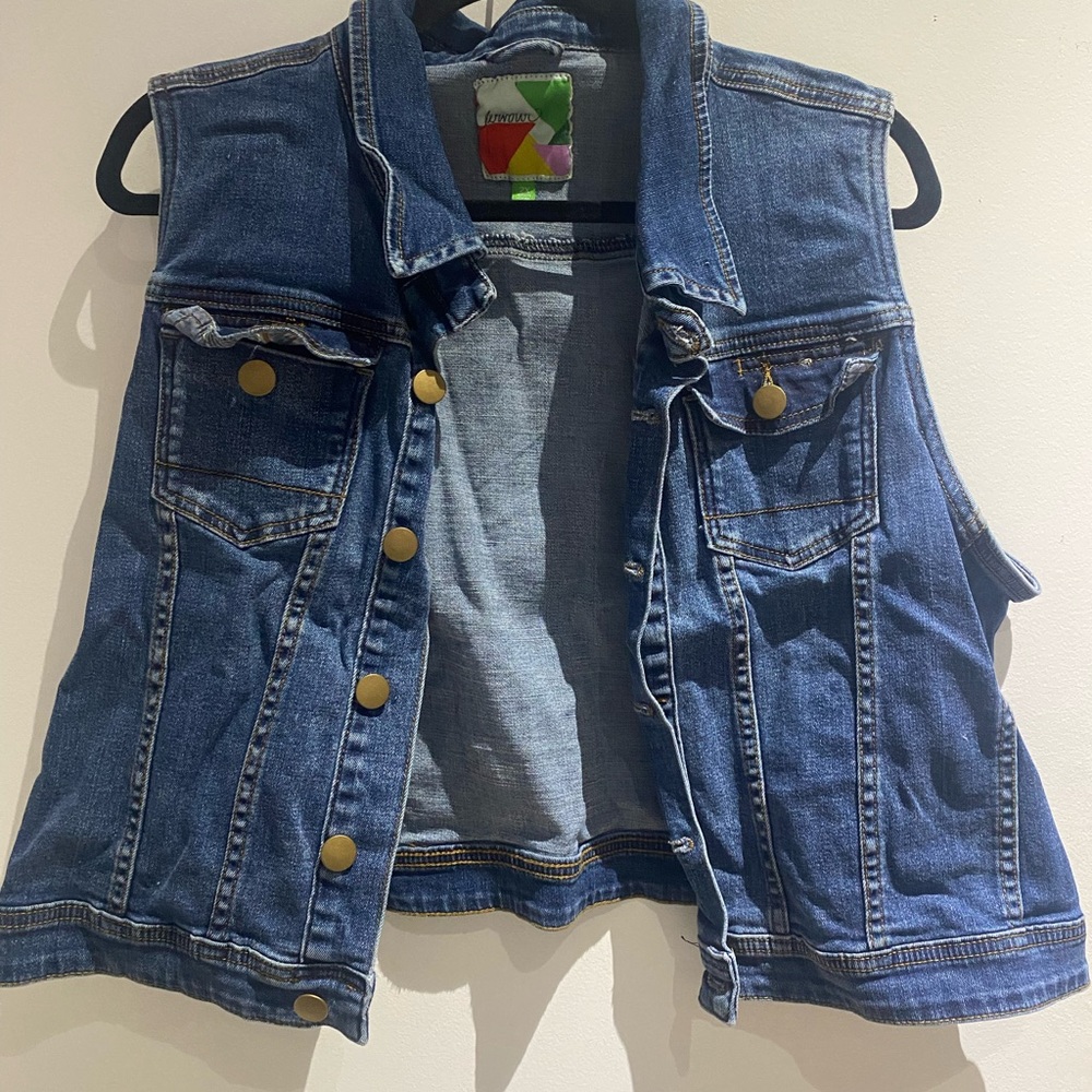 🧢 Modcloth Brand Cropped Denim Vest 🪁 - Picture 2 of 5